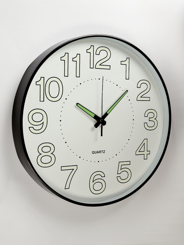 Часы настенные интерьерные &laquo;Классика&raquo;, плавный ход, светящиеся, d-35 см