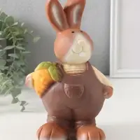 Фигурка (гипс) Кролик-фермер Кофе шоколад, 20,5х12х11 см