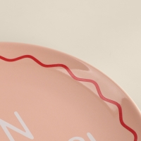 Тарелка для пиццы SL Home &laquo;Уроки испанского: Buen provecho&raquo;, d=35 см, фарфор, розовая