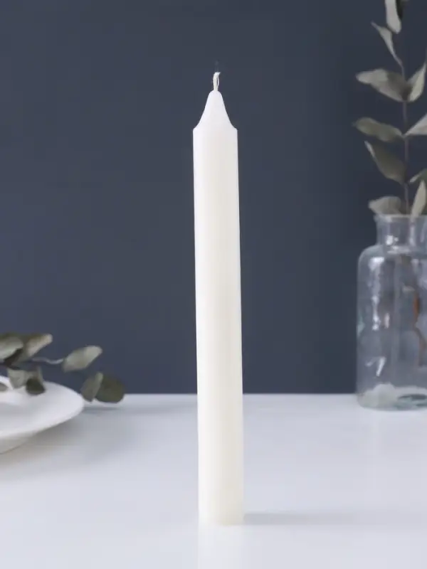 Свеча парафиновая бытовая 60 г, 20 см, 8-9 ч