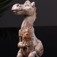 Статуэтка "Конь с букетом" 11см, цвет бежевый