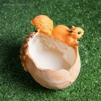 Фигурное кашпо "Желудь с белкой" 15х12см