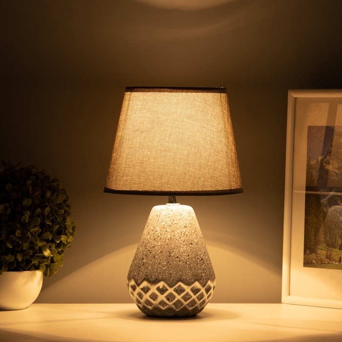 Настольная лампа с абажуром RISALUX &laquo;Виктория&raquo;, 1&times;Е14, 40 Вт, серый, 20&times;20&times;32 см