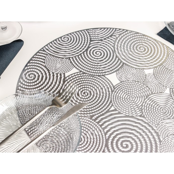 Салфетка сервировочная на стол &laquo;Гипноз&raquo;, d=38 см, цвет серебро
