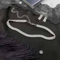 Набор 2 предмета: серьги, чокер &laquo;Лёд&raquo; три ряда, цвет белый в серебре, 30 см