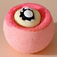 Бомбочка для ванны с игрушкой ЧИСТОЕ СЧАСТЬЕ &laquo;Пингвин&raquo;, 130 г, Новый Год