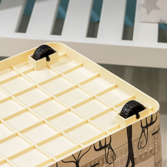 Контейнер для хранения с крышкой &laquo;Уличное кафе&raquo;, 35 л, 50,5&times;31,5&times;28 см, на колёсиках, цвет слоновая кость