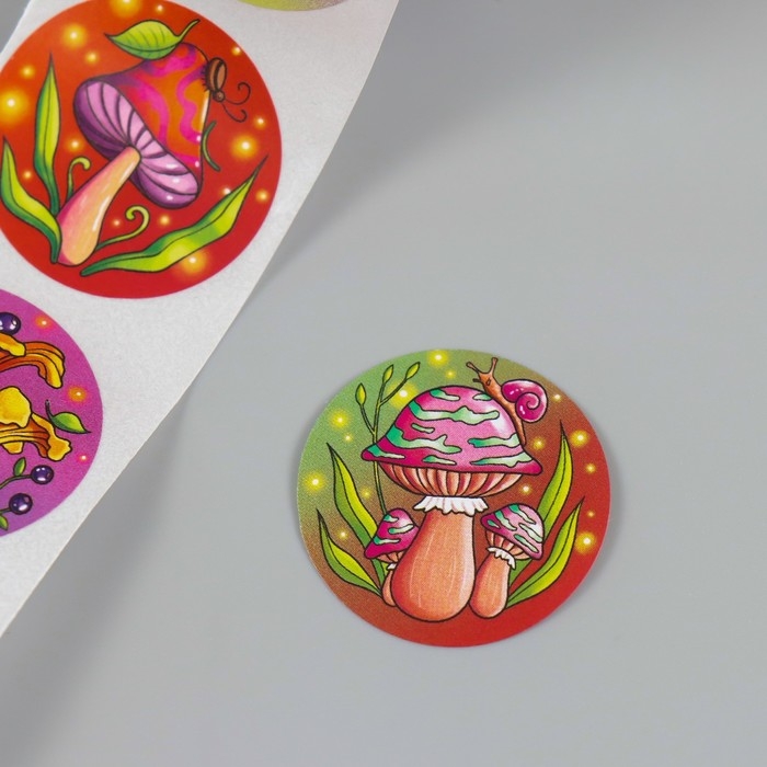 Наклейка бумага "Грибы" d=2,5 см 252 шт в рулоне