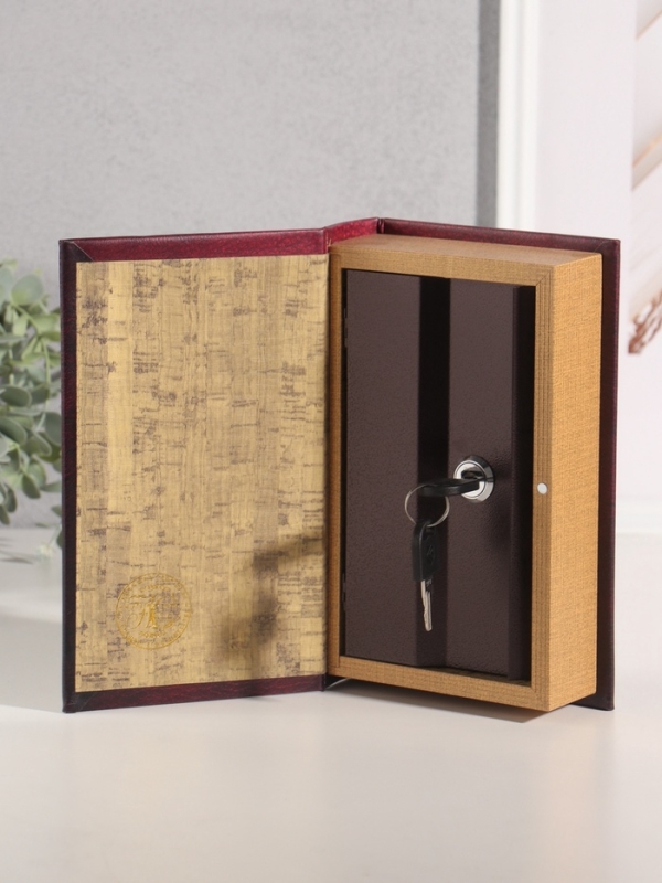 Сейф-книга дерево кожзам "Цари и императоры России" тиснение 21х13х5 см