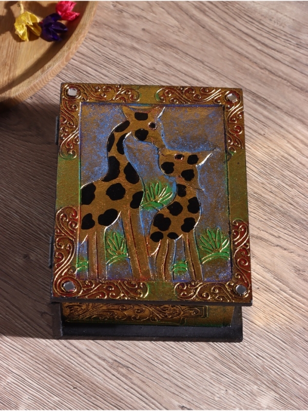 Шкатулка резная МДФ "Жирафы", 15х19х7,5 см