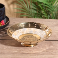 Чаша "Золотой павлин" латунь с перламутром 16,5х16,5х5 см