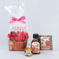 Набор: чай варенье бальзам "8 марта с розами" в пакете