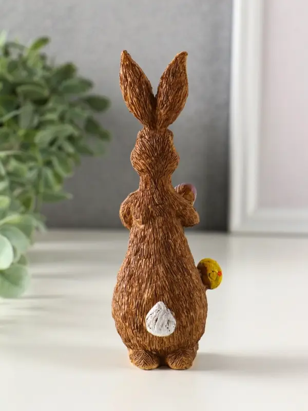 Сувенир полистоун "Кролик с пасхальными яичками" 4,8х5х14,5 см