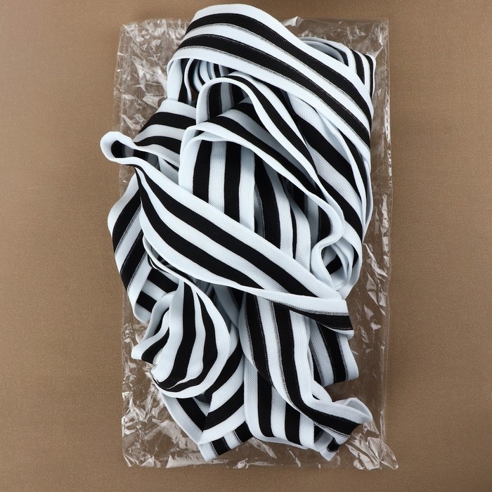 Тесьма трикотажная лампас 40 мм, 9,1 &plusmn; 0,5 м, цвет чёрный/белый