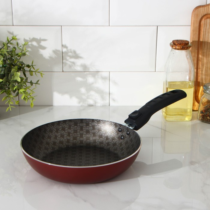 Сковорода &laquo;Хозяюшка&raquo;, d=20 см, съёмная ручка, антипригарное покрытие, цвет бордовый