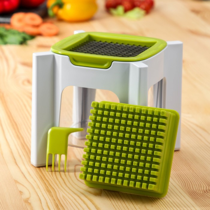 Овощерезка универсальная с контейнером Доляна, 3 сменные насадки и пушер, 14,5&times;14,5&times;21 см, цвет бело-зелёный