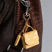 Брелок кожзам с карабином, с кистью "Сумочка. Котик" сливочный 5х2,5х6 см