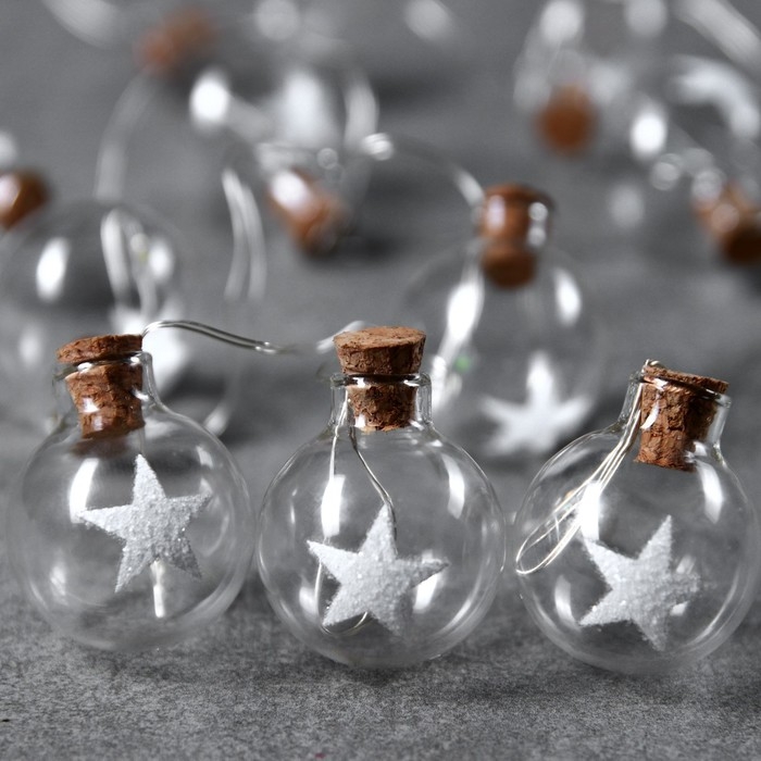 Гирлянда &laquo;Нить&raquo; 1.6 м с насадками &laquo;Шарики со звездой&raquo;, IP20, серебристая нить, 15 LED, батарейки ААх2 (нет в комплекте), свечение мульти