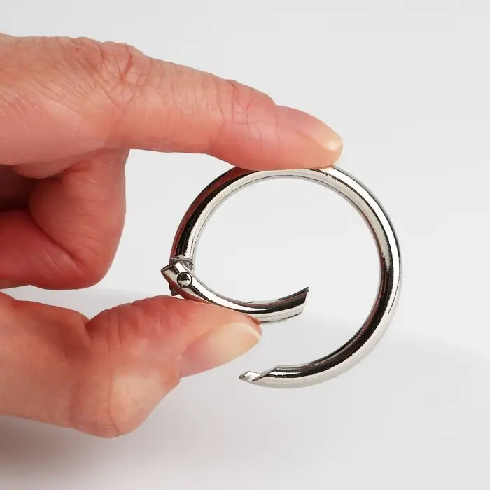 Кольцо-карабин, d=32/40 мм, толщина - 4 мм, цвет серебряный