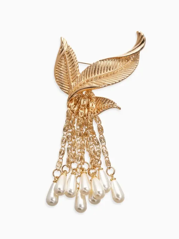 Брошь "Птица с жемчужным хвостом", цвет белый в золоте