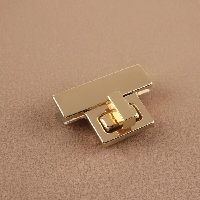 Застёжка для сумки, 3.9&times;2.6 см, цвет золотой