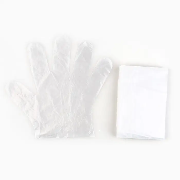 Скатерть одноразовая и перчатки одноразовые для творчества, 130 х 100 см