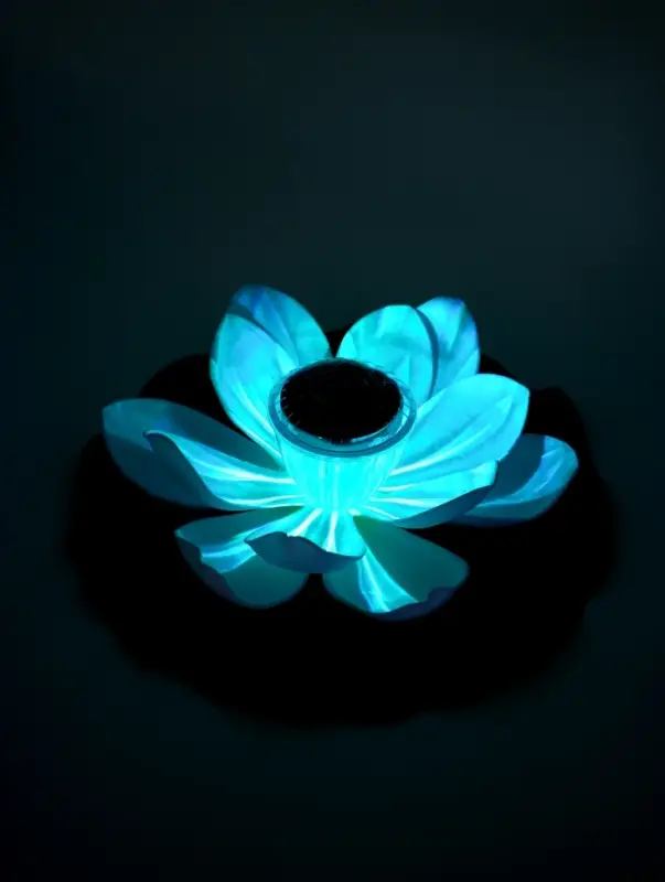 Садовый светильник для водоемов 28 х 28 х 9  см на солнечной бат-е "Лотос" бел N011