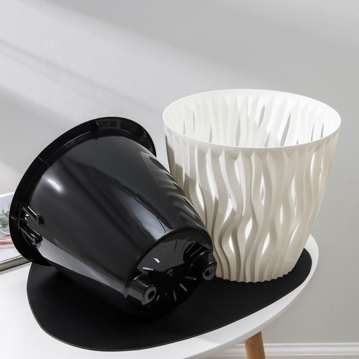 Кашпо для цветов со вставкой &laquo;Вдохновение&raquo;, 7,5 л, цвет белый/чёрный