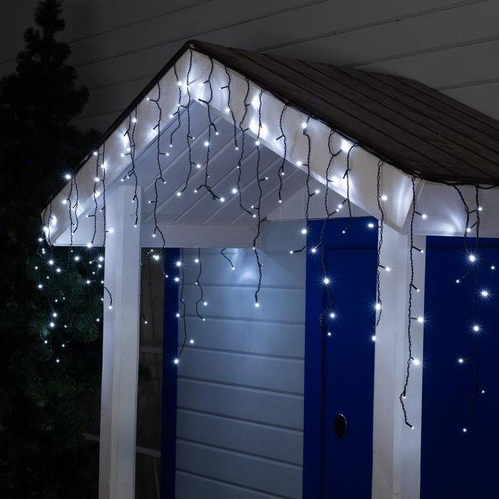 Гирлянда &laquo;Бахрома&raquo; 3 &times; 0.6 м, IP44, УМС, тёмная нить, 160 LED, свечение белое, 220 В