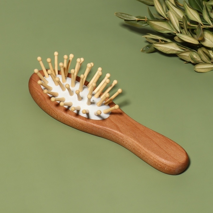 Расчёска-мини массажная, деревянная, 4 &times; 11,5 см, цвет &laquo;светлое дерево&raquo;