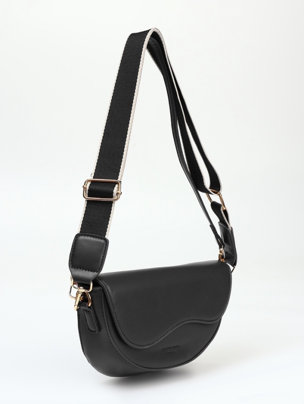 Сумка женская мессенджер на молнии, цвет чёрный