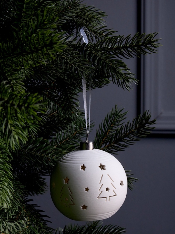 Елочный шар "Елки" 9х9х9.8 см, 1 LED, LR44x3(в компл.), свечение тёплое белое