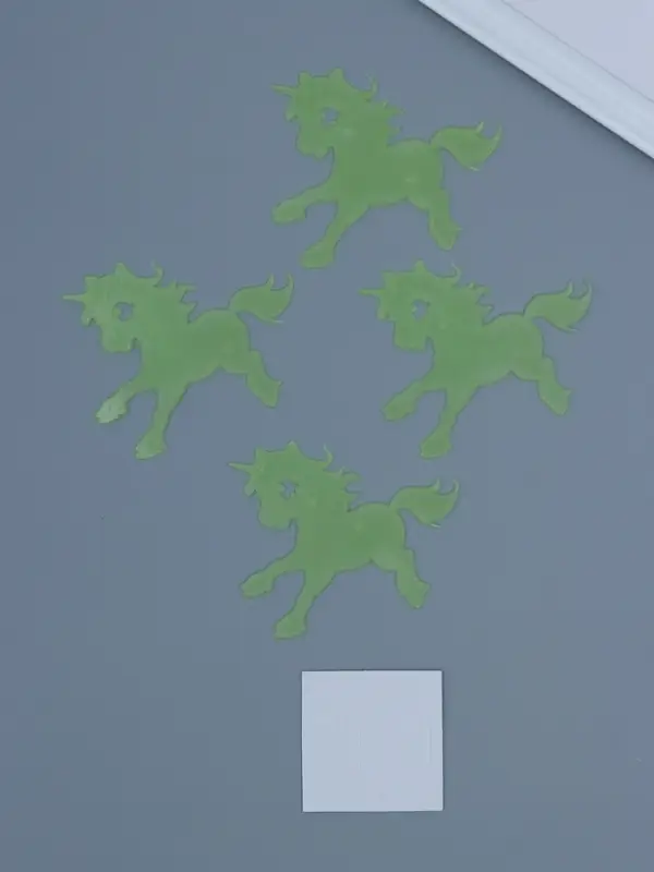 Наклейка пластик фосфорная  "Единороги" набор 4 шт жёлтая 17х12 см