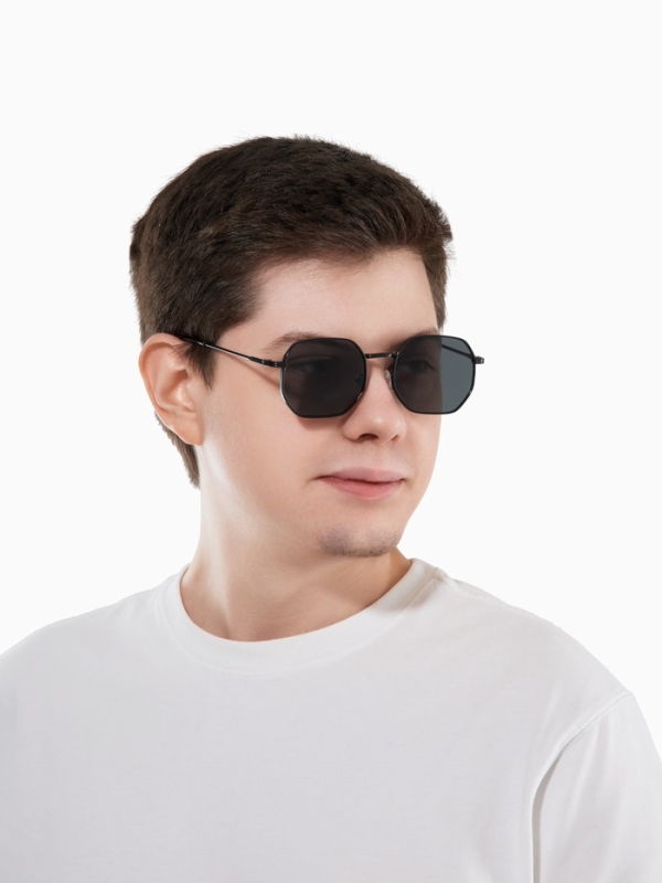 Очки солнцезащитные uv 400, дужка 12.8 см, ширина 12.8 см, линза 4.6 х 5.4 см