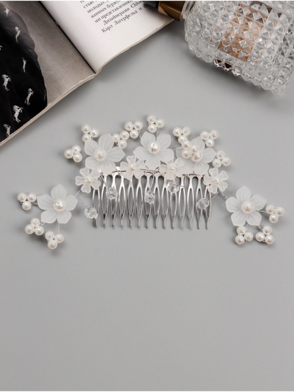 Гребень для волос "Эмилия" цветник бусинки, 13х6 см, белый
