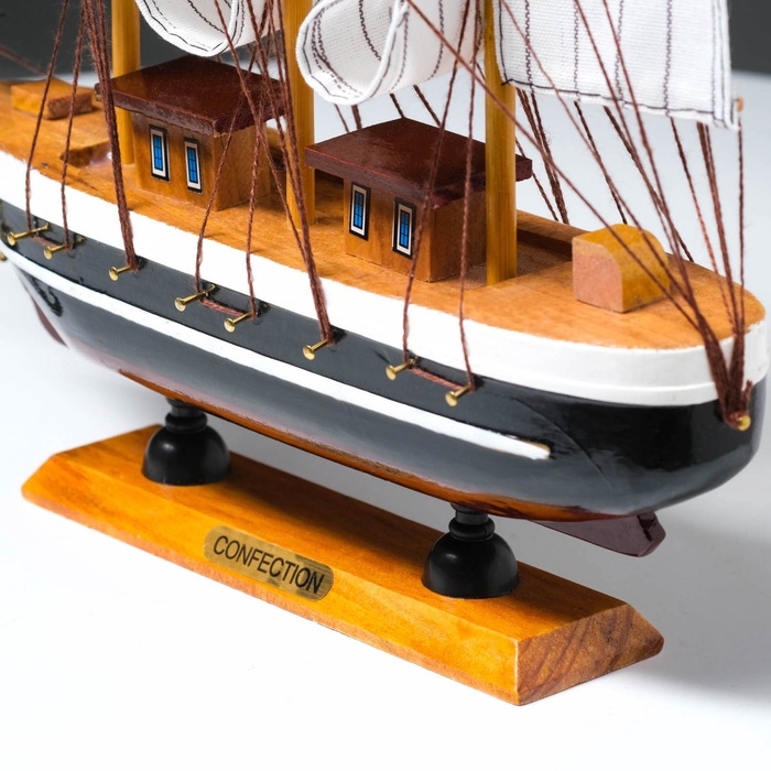 Корабль сувенирный средний &laquo;Пилад&raquo;, борта тёмные, 33х31х5 см