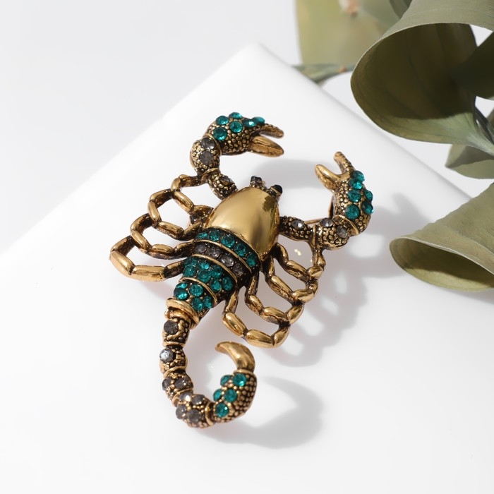 Брошь &laquo;Скорпион&raquo; в броне, цвет чёрно-зелёный в чернёном золоте