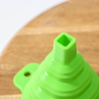 Воронка складная Доляна &laquo;Квадро&raquo;, 7&times;9 см, цвет МИКС