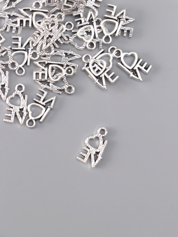 Декор для творчества металл "Love с сердечком" серебро набор 30 шт 1,4х0,8 см