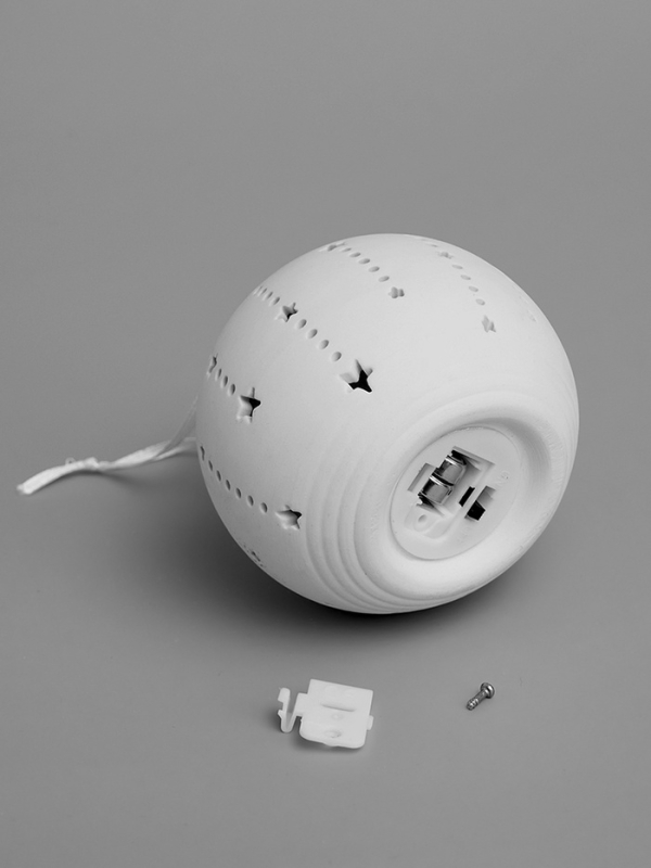 Елочный шар "Звезды" 9х9х9.8 см, 1 LED, LR44x3(в компл.), свечение тёплое белое