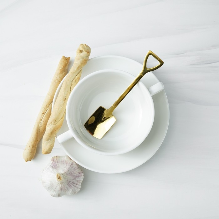 Ложка десертная из нержавеющей стали Magistro &laquo;Лопата&raquo;, длина 15,5 см, форма прямоугольная, цвет золотой