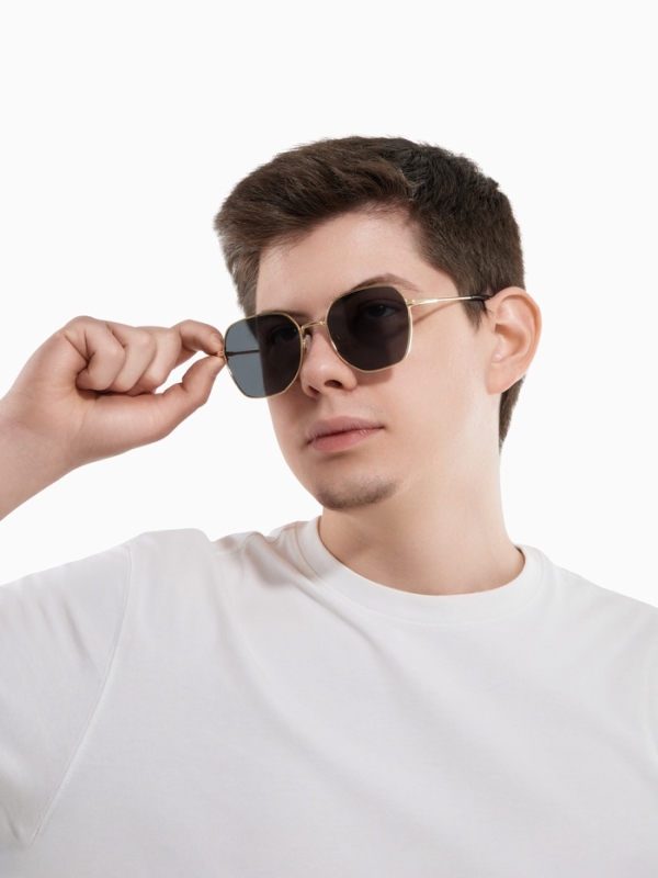 Очки солнцезащитные uv 400, дужка 13.1 см, ширина 12.4 см, линза 5.1&times;5.3 см