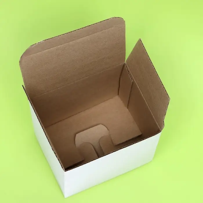 Коробка под кружку, без окна, белая 12&times;9.5&times;12 см