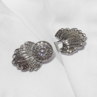 Зажим для кардигана &laquo;Перья&raquo;, цвет белый в серебре