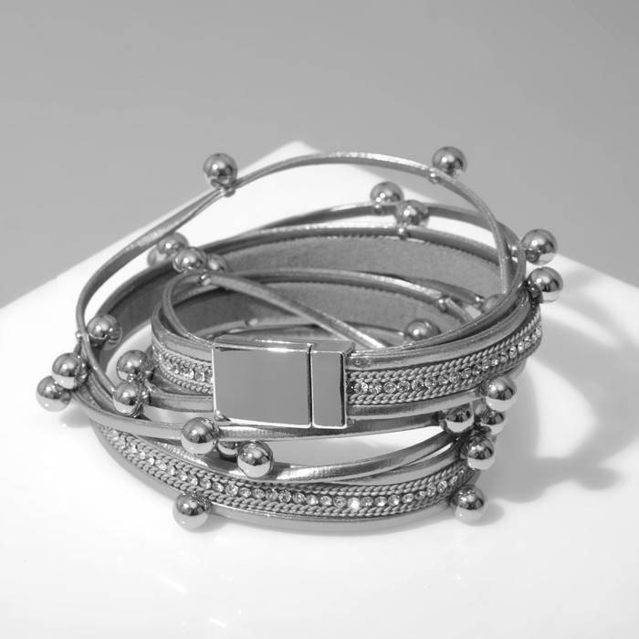 Браслет кожа &laquo;На магните&raquo; бусинки, цвет бело-серебристый, 38см