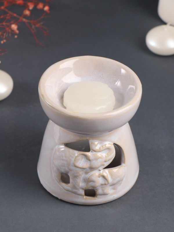 Набор: аромалампа для эфирных масел, мелтсы из воска ароматические &laquo;Слон со слонёнком&raquo;, светлый беж, 10&times;10&times;9 см