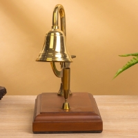 Колокол настольный с подставкой для ручки 10&times;18&times;18 см, латунь, дерево