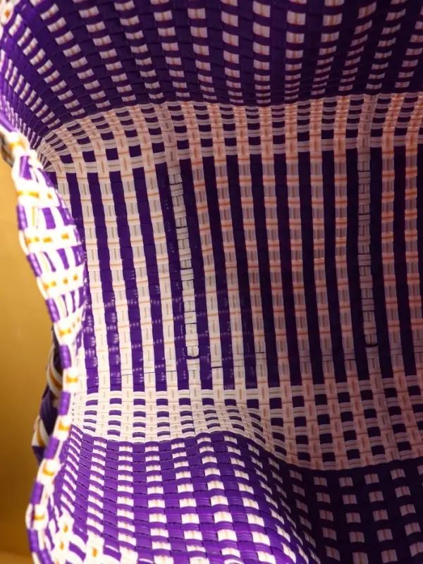 Сумка плетёная пластиковая 40х20х55 см, цв. фиолетово-белый