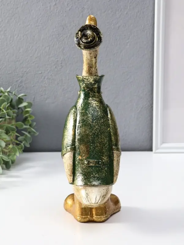 Сувенир полистоун "Гусь в шляпе и зелёном пальто" 9,5х13х30 см