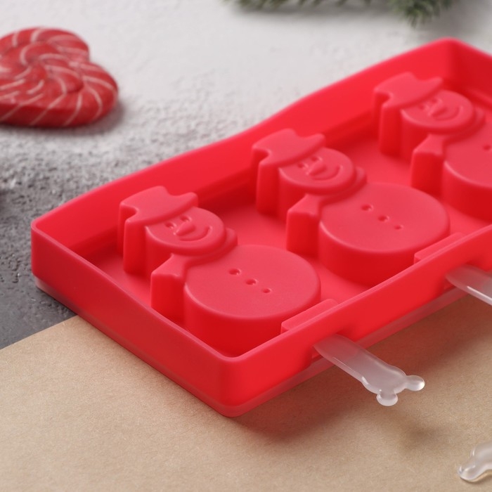 Форма для мороженого новогодняя Доляна &laquo;Снеговик&raquo;, силикон, 18&times;9&times;2 см, 3 ячейки, с палочками, цвет красный